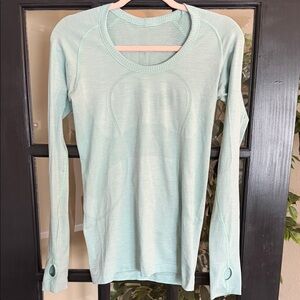 Lululemon swiftly tech long sleeve T-shirt